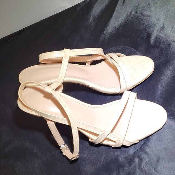 BRAND NEW ANIMAL PRINT  WOMEN"S HEEL SANDAL - Picture 6 of 12